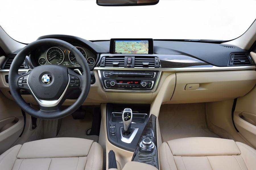  BMW 328i Touring Luxury 2012 года  (фото 30 из 200)